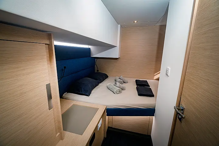 Aura 51 - 