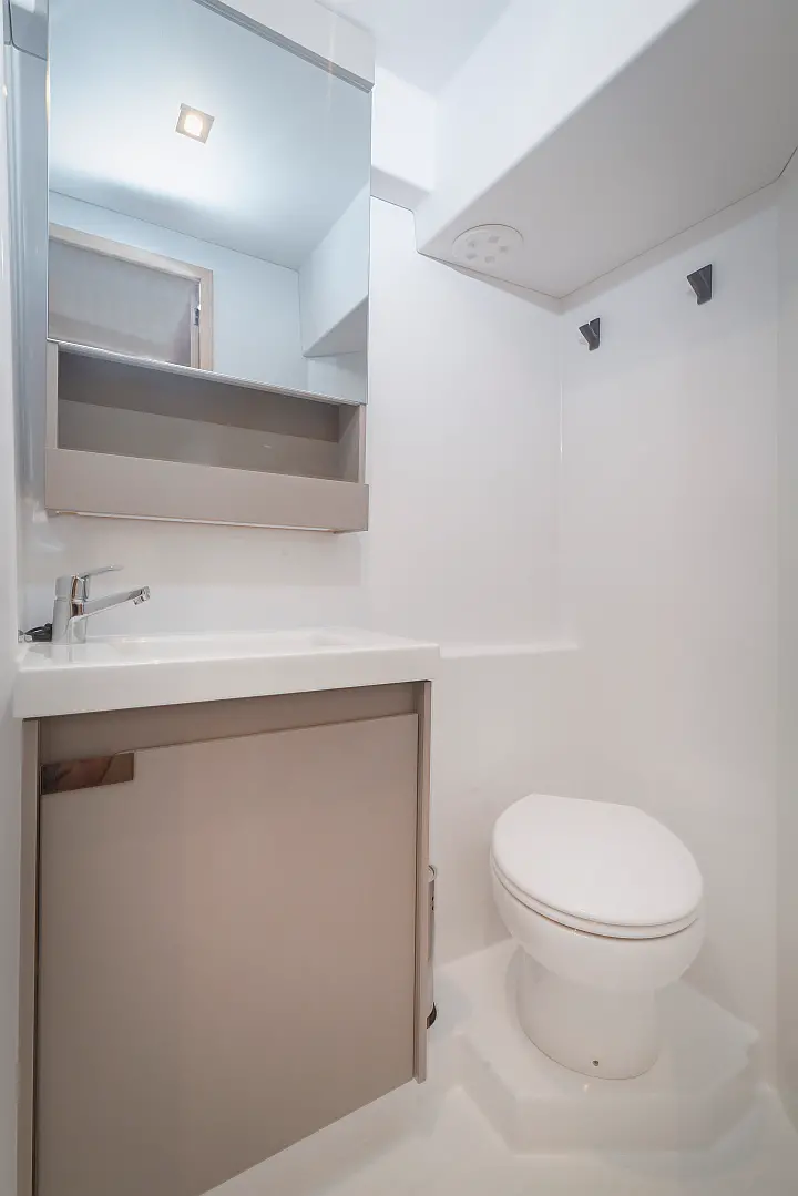 Aura 51 - 