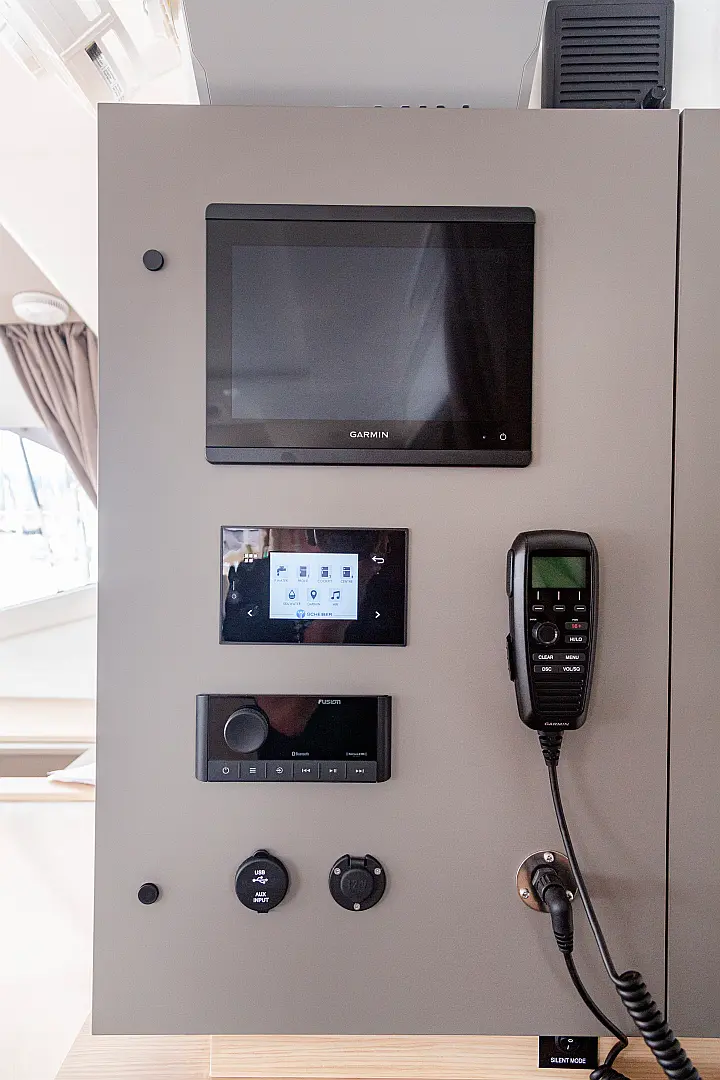 Aura 51 - 
