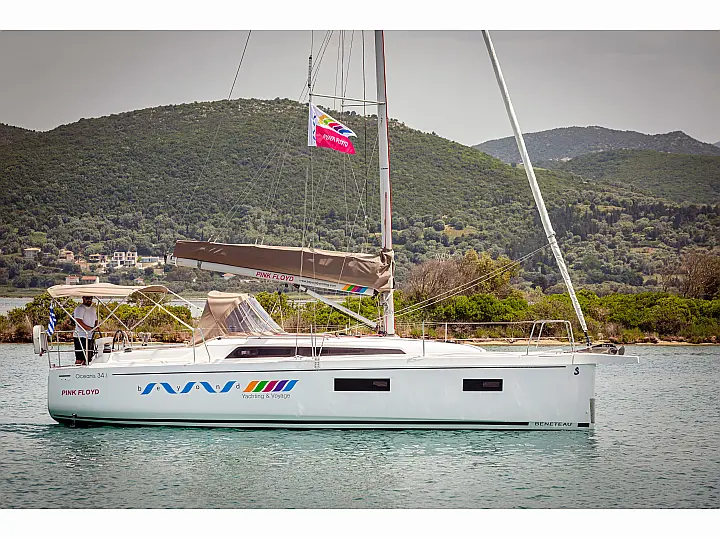 Oceanis 34.1 - External image