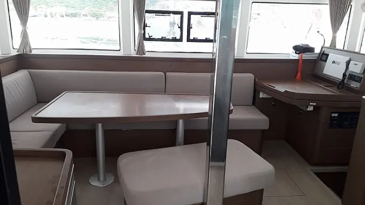 Lagoon 42 - Salon/Navigation