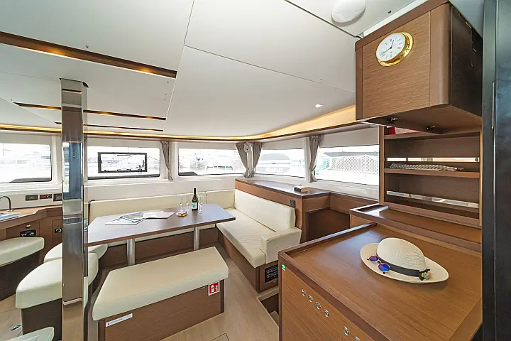 Lagoon 46 A/C & GEN & WM - 