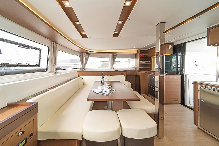 Lagoon 46 A/C & GEN & WM - 