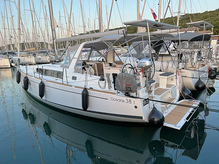 Oceanis 38.1 - 