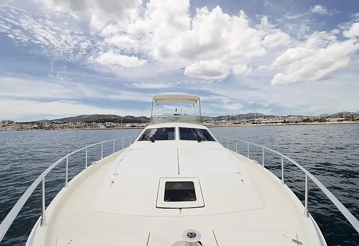 Ferretti 175 FLY - exterior proa frontal