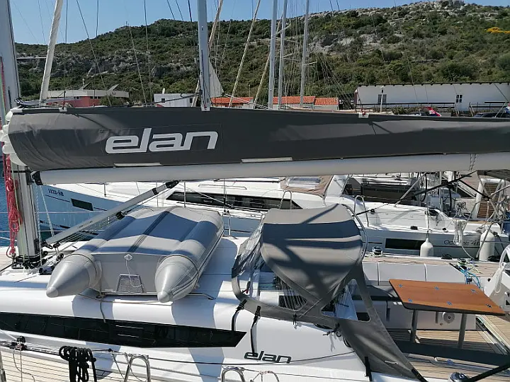 Elan E5 - 