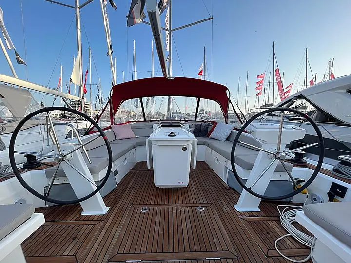 Oceanis 46.1 - owner version - External image
