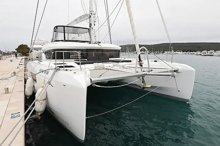 Lagoon 51- 6 cab - 