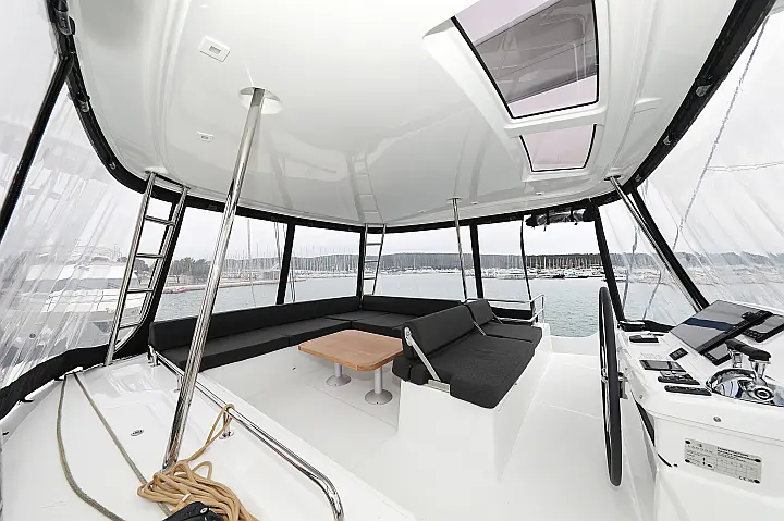Lagoon 51- 6 cab - 