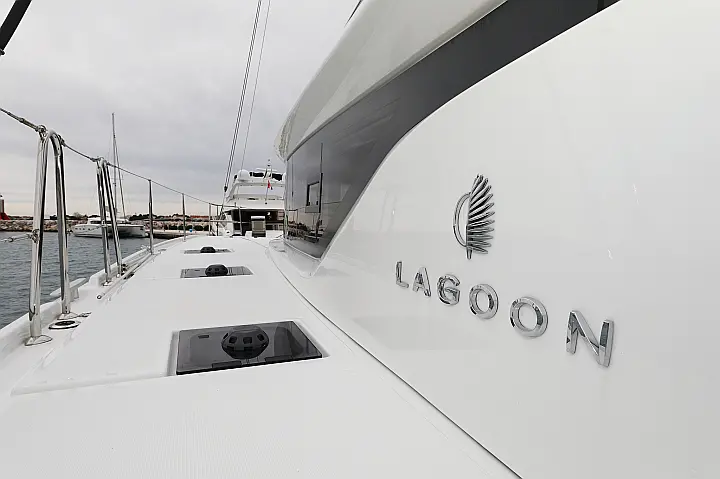 Lagoon 51- 6 cab - 