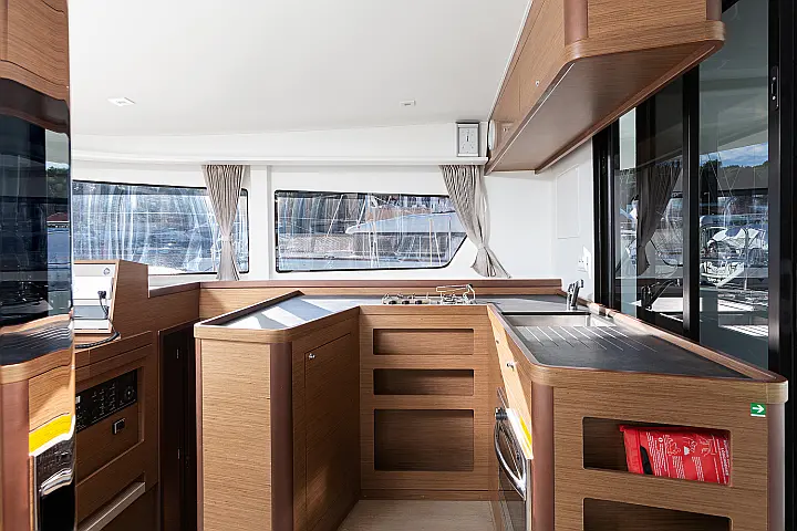 Lagoon 42 - 