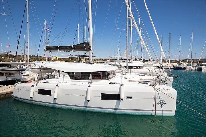 Lagoon 42 - 