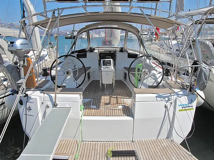 Sun Odyssey 449 - External image