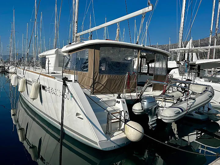 Lagoon 450 Fly - External image