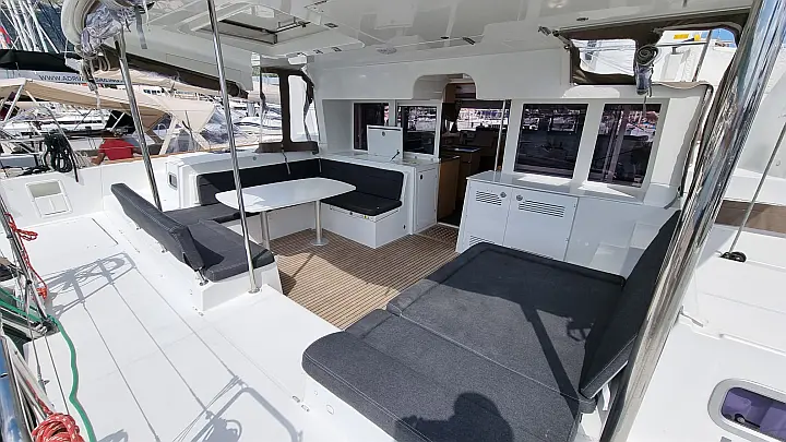 Lagoon 450 Fly - 