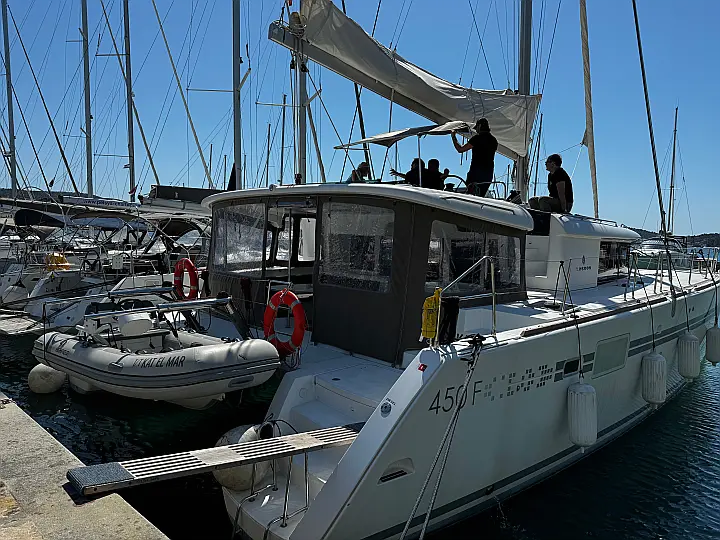 Lagoon 450 Fly - 