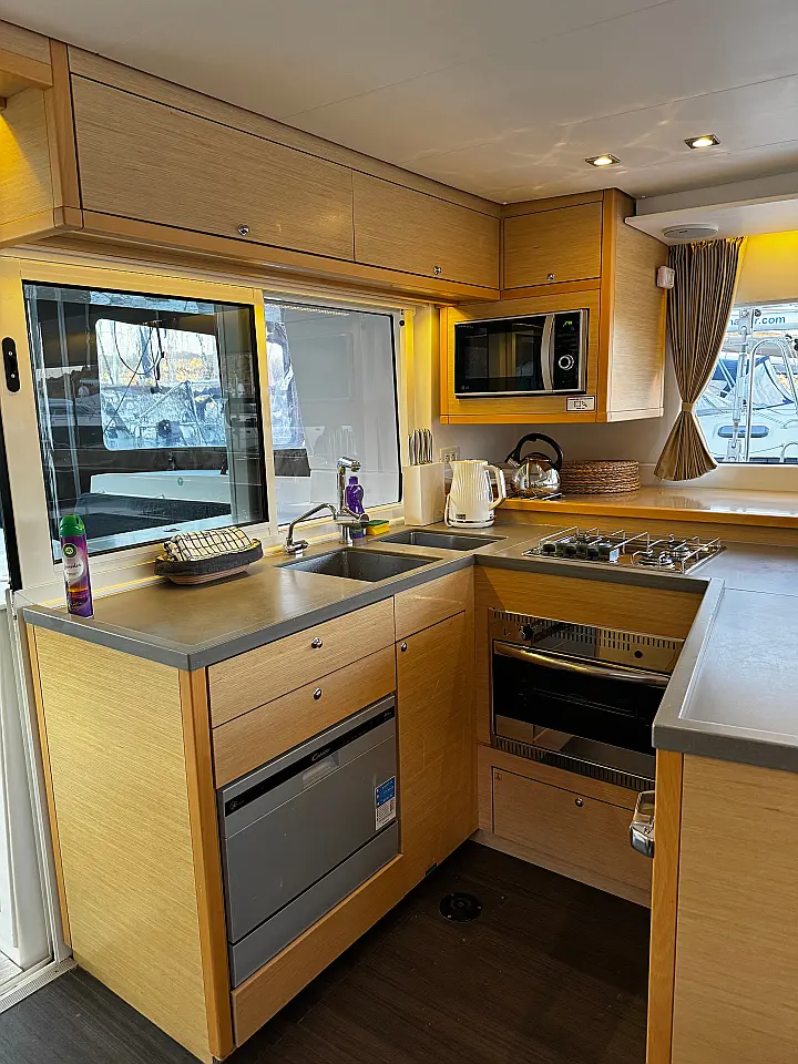 Lagoon 450 Fly - 