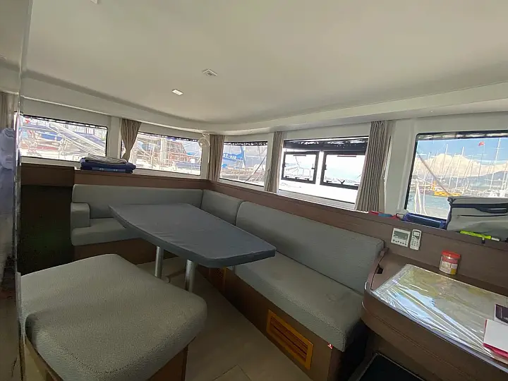 Lagoon 42 - 