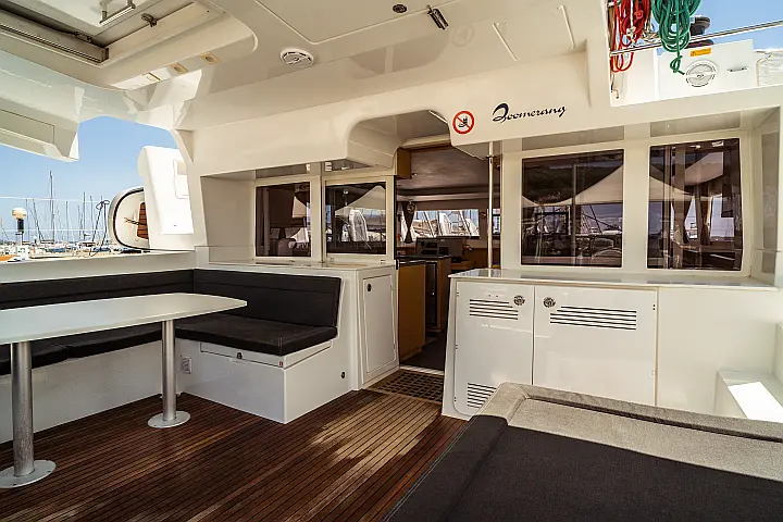 Lagoon 450 Flybridge - 