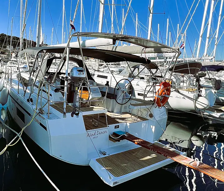 Bavaria C38 - 