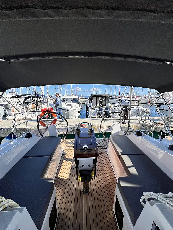 Bavaria C38 - 