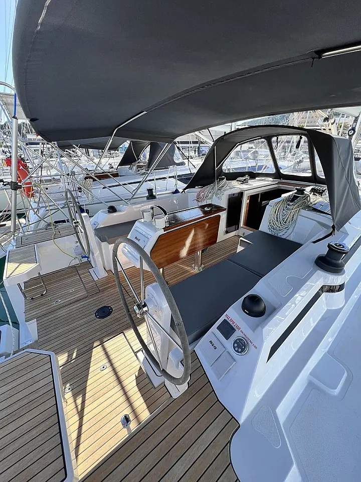 Bavaria C38 - 
