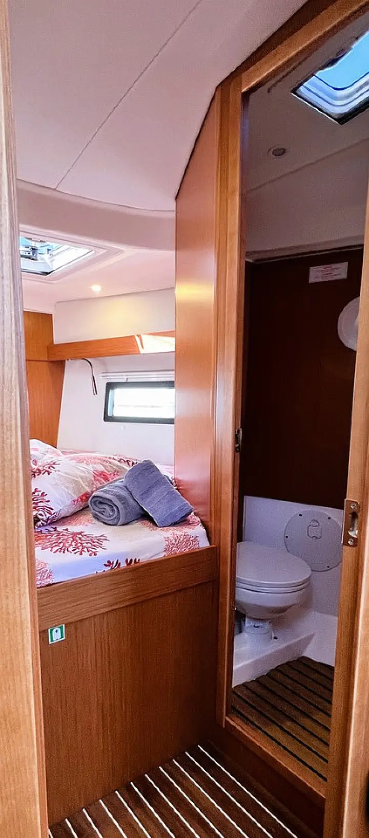 Bavaria C38 - 