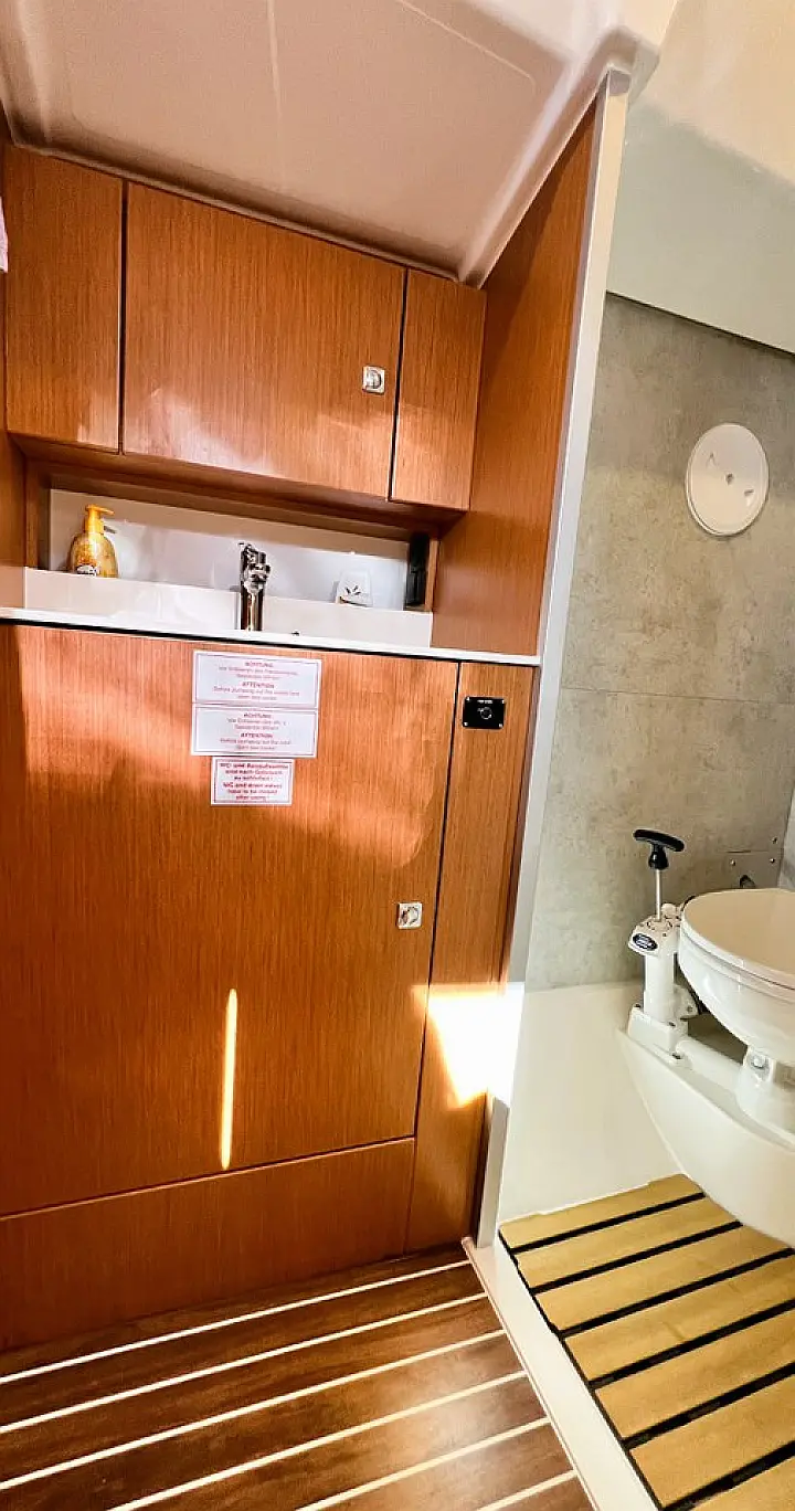 Bavaria C38 - 
