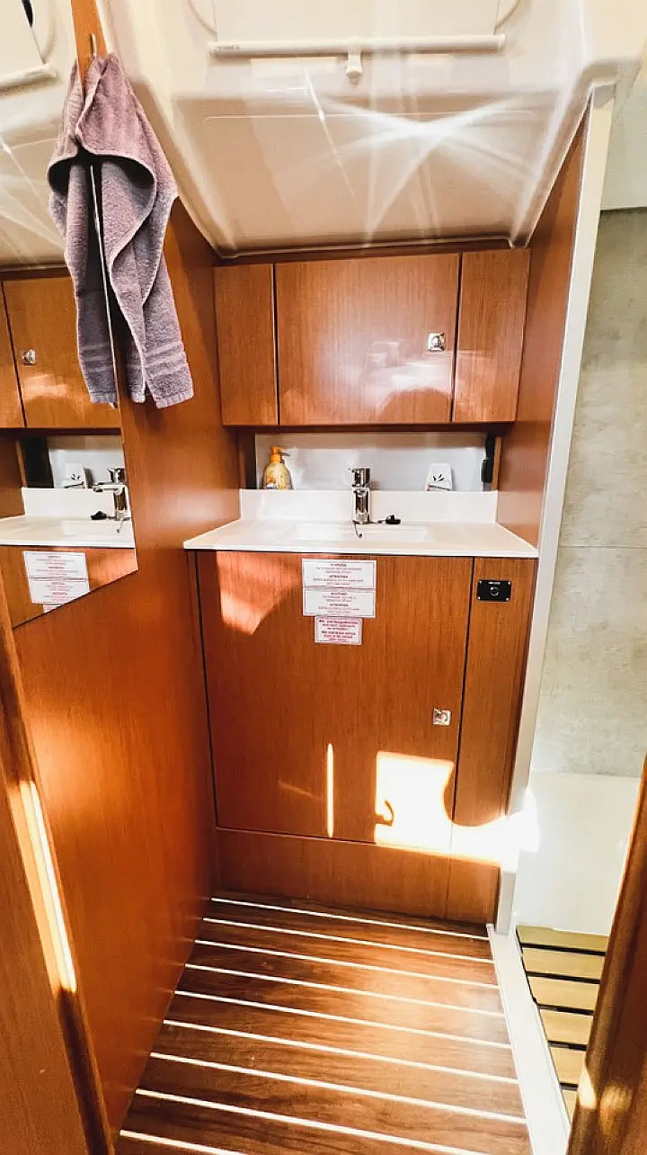 Bavaria C38 - 