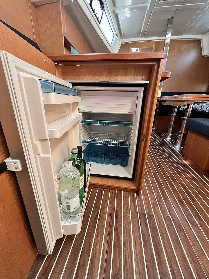 Bavaria C38 - 