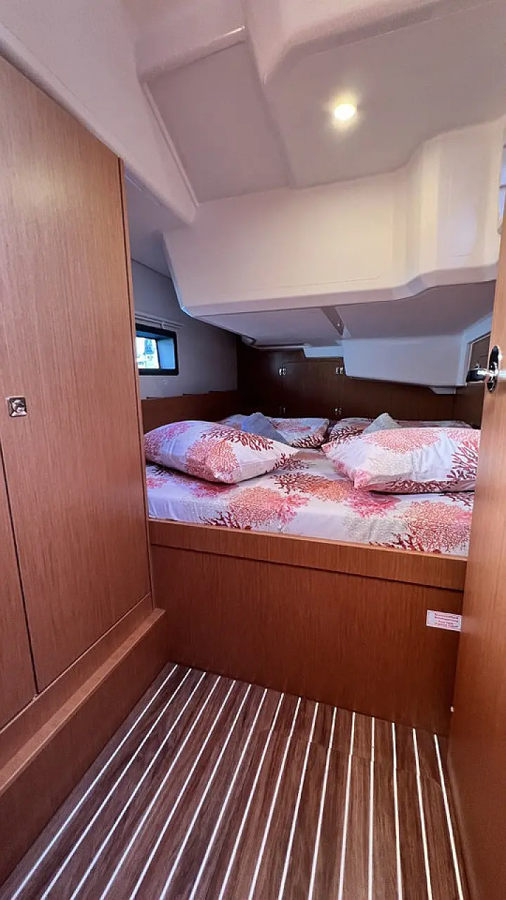Bavaria C38 - 
