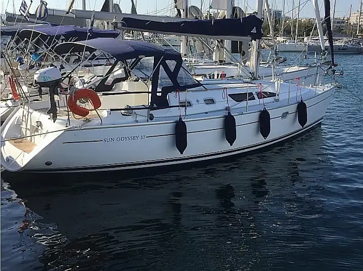 Sun Odyssey 37 - External image