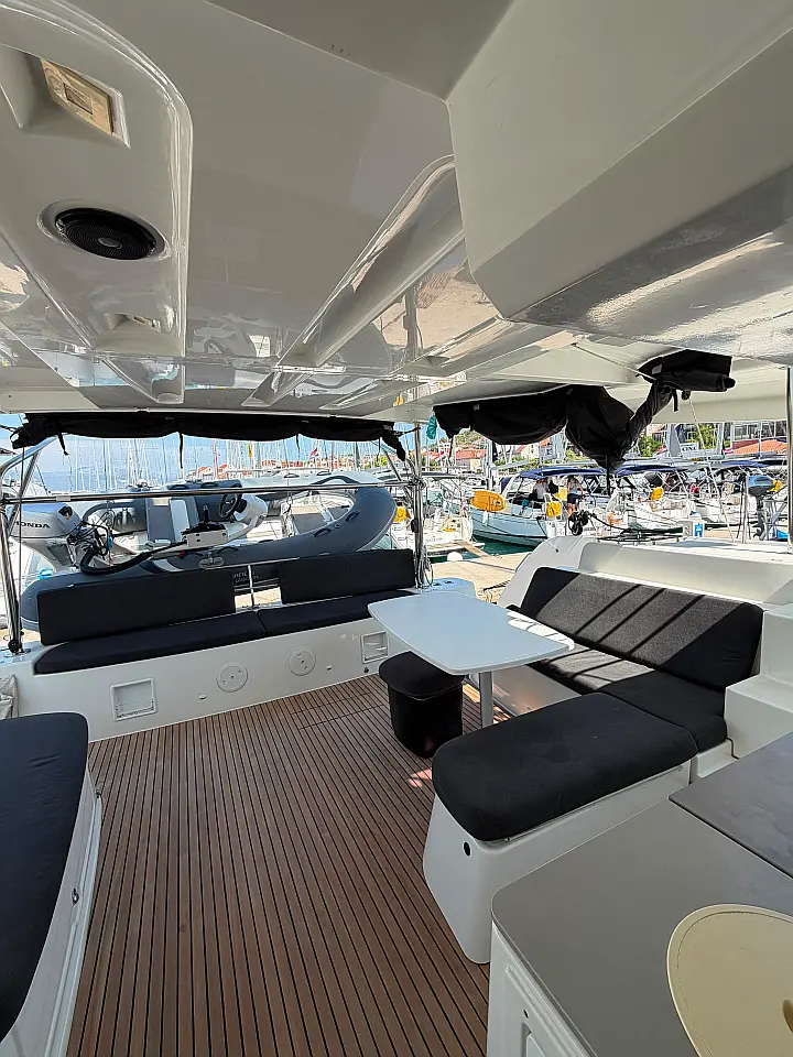 Lagoon 46 Fly - 