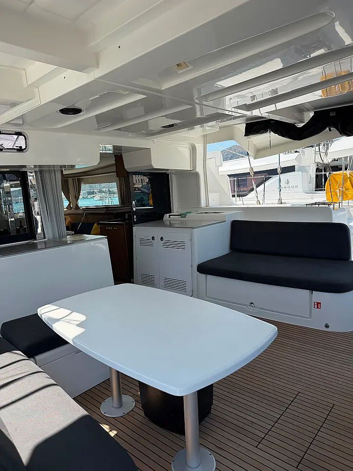 Lagoon 46 Fly - 