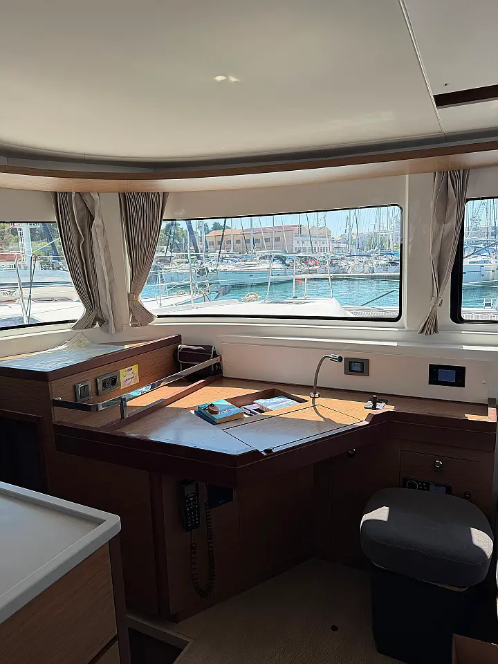 Lagoon 46 Fly - 