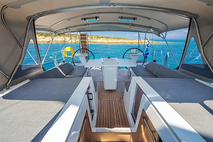 Oceanis 51.1 A/C & GEN & WM - 