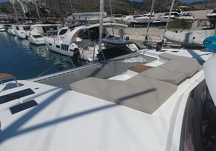 Aura 51 - 