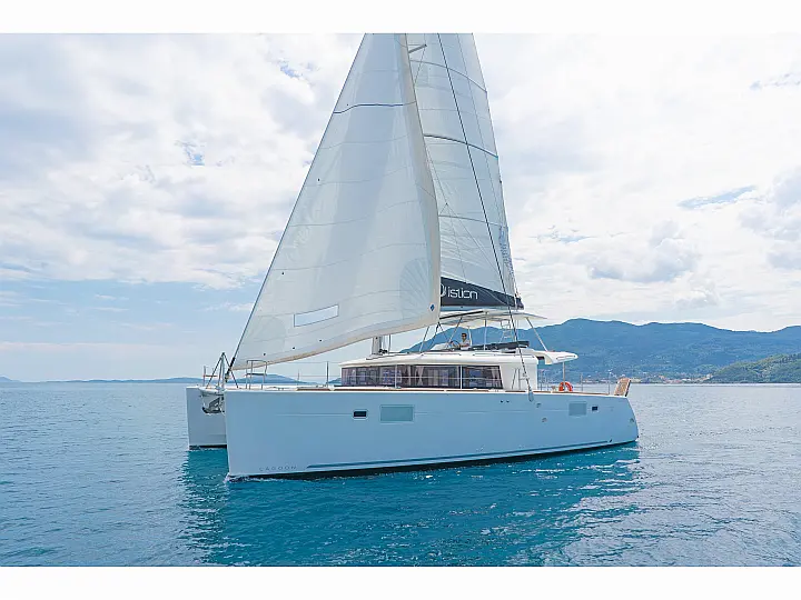 Lagoon 450 Fly A/C & GEN - External image