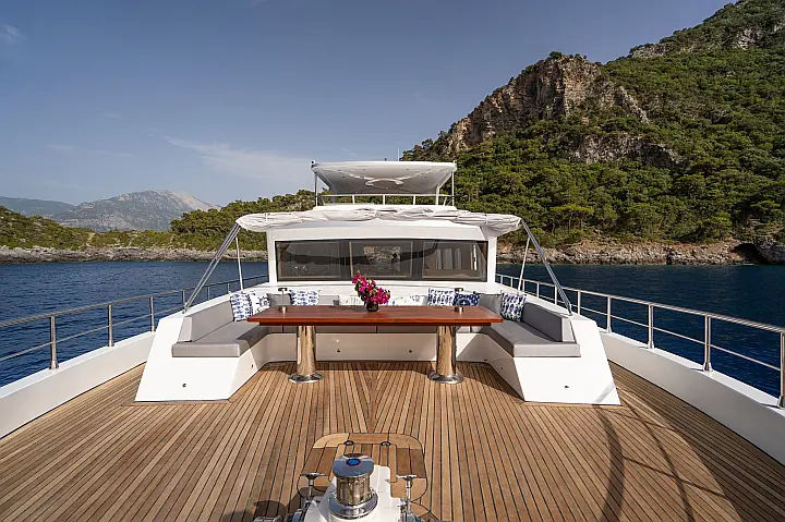 27M Trawler Motor Yacht Lavin - 