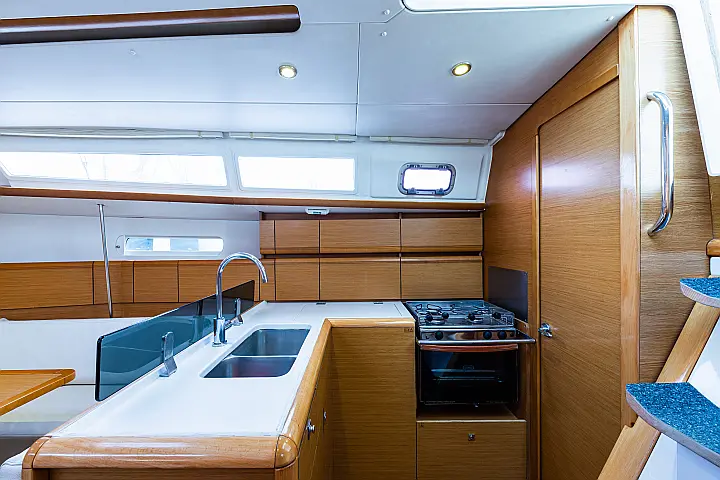 Jeanneau Sun Odyssey 379 - 