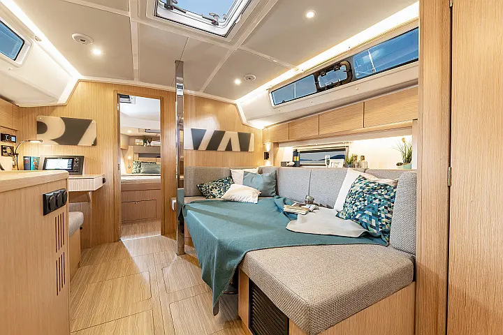 Bavaria C42 - 