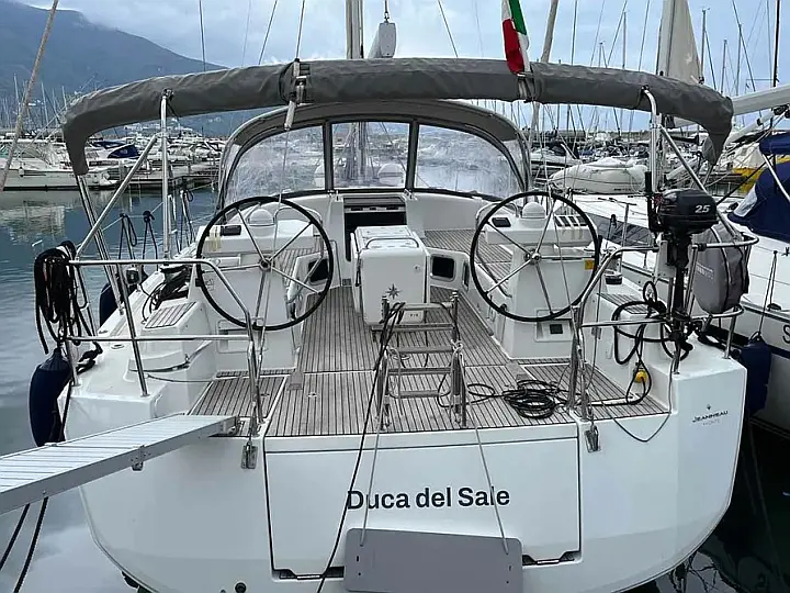 Jeanneau 54 - External image