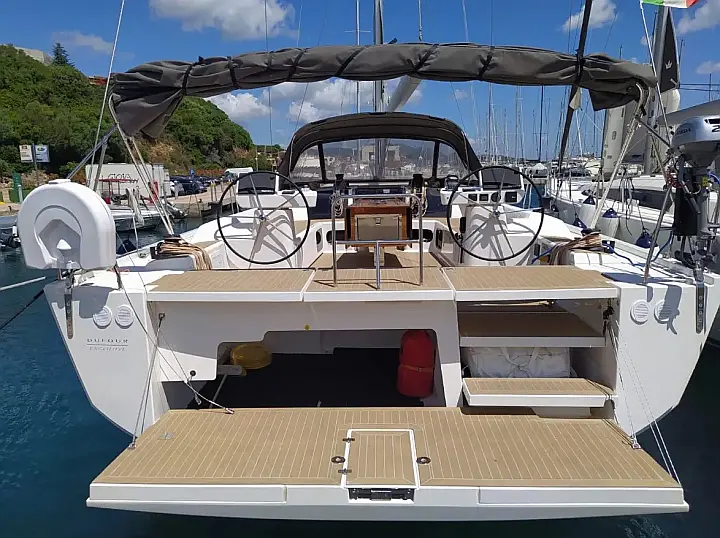Dufour 56 Exclusive - Cockpit