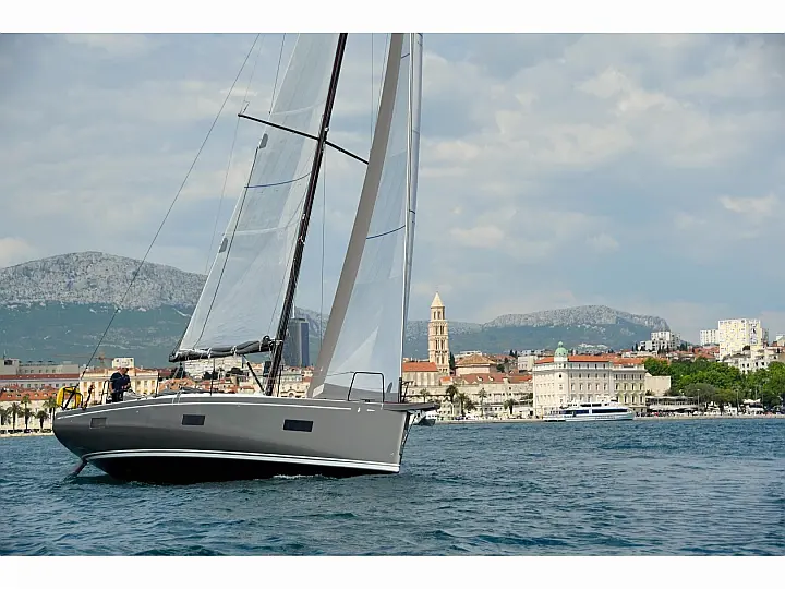 First 44 - External image