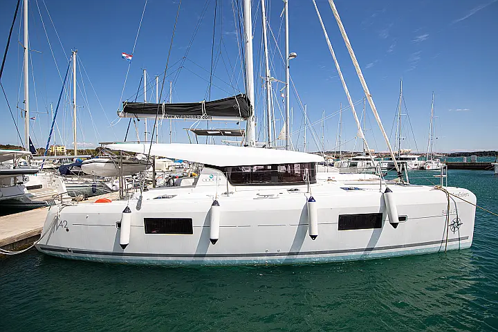 Lagoon 42 - 