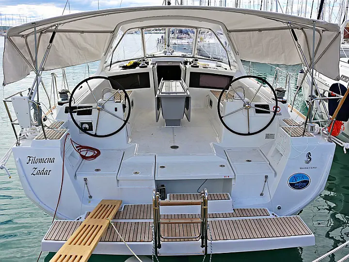 OCEANIS 48 BT - Exterior images