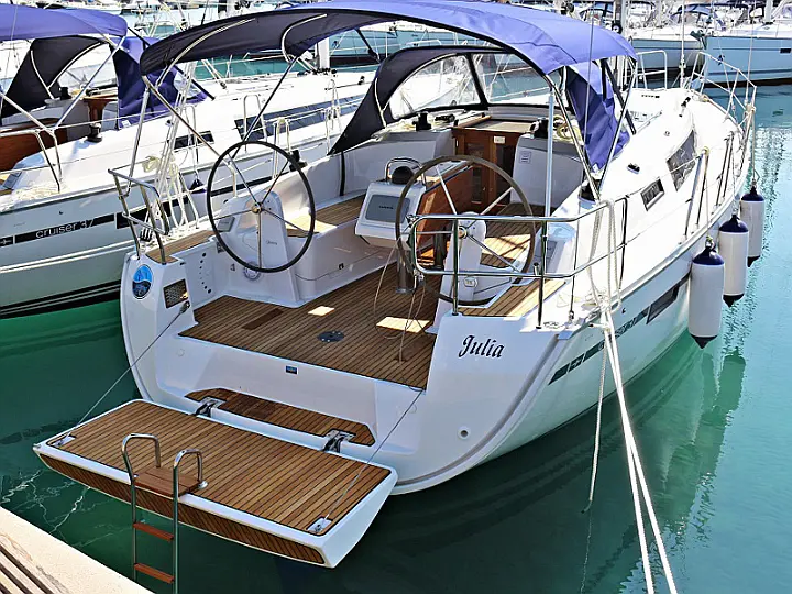 BAVARIA C 37 BT - Exterior images