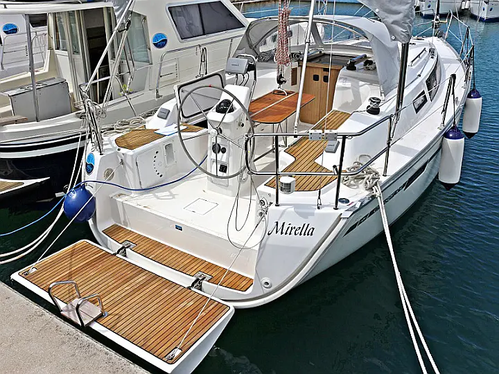 BAVARIA C 33  - Exterior images