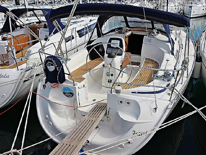 BAVARIA 33 C  - Exterior images