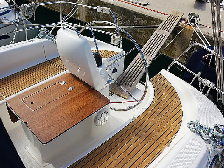 BAVARIA 33 C  - Exterior images